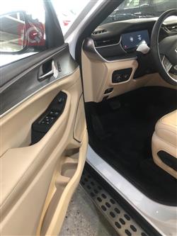 جیپ گراند شیرۆکی